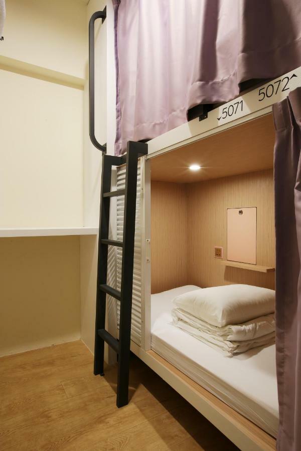 Loosha Hostel Тайчжун Экстерьер фото